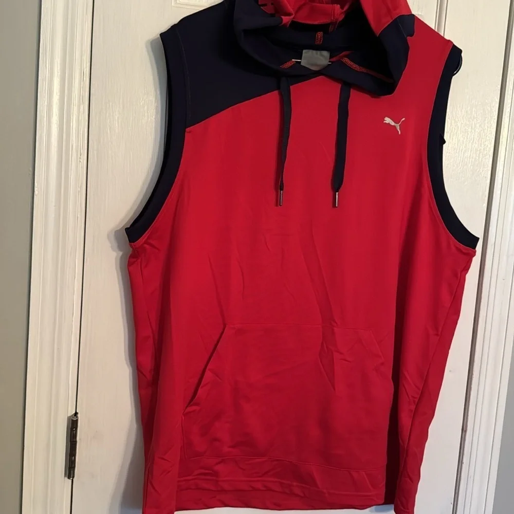 Puma Training sleeveless hooded front pocket Tshirt NWT L